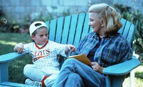 Jake Lloyd and Gena Rowlands in Unhook the Stars