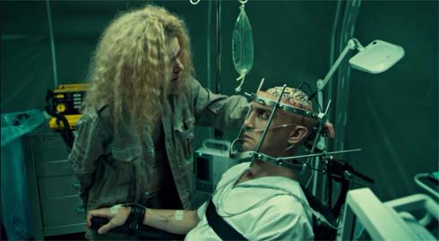 Helena sees that Parsons' brain is exposed