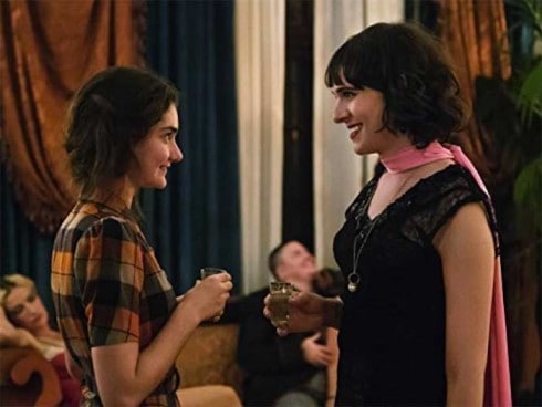 Still of Emily Robinson and Hari Nef in Transparent