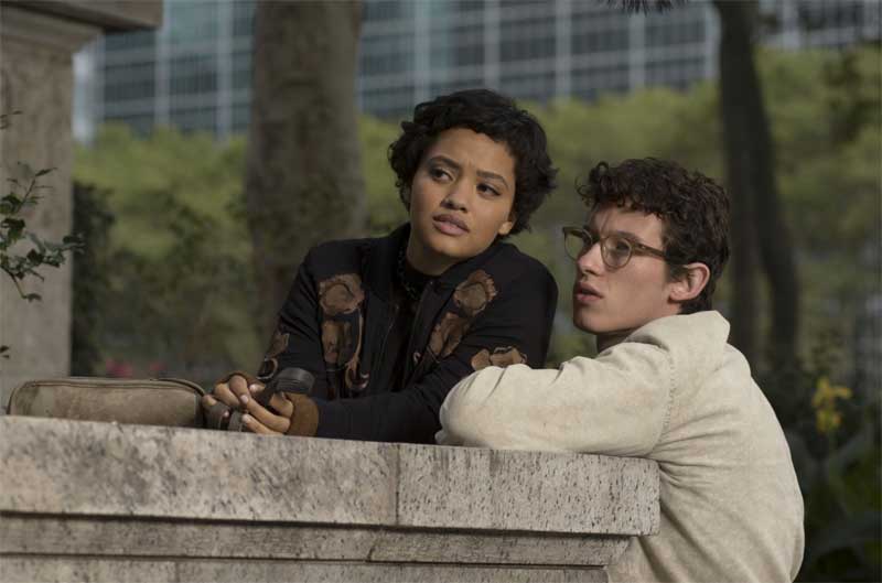 Kiersey Clemons and Callum Turner in The Only Living Boy in New York