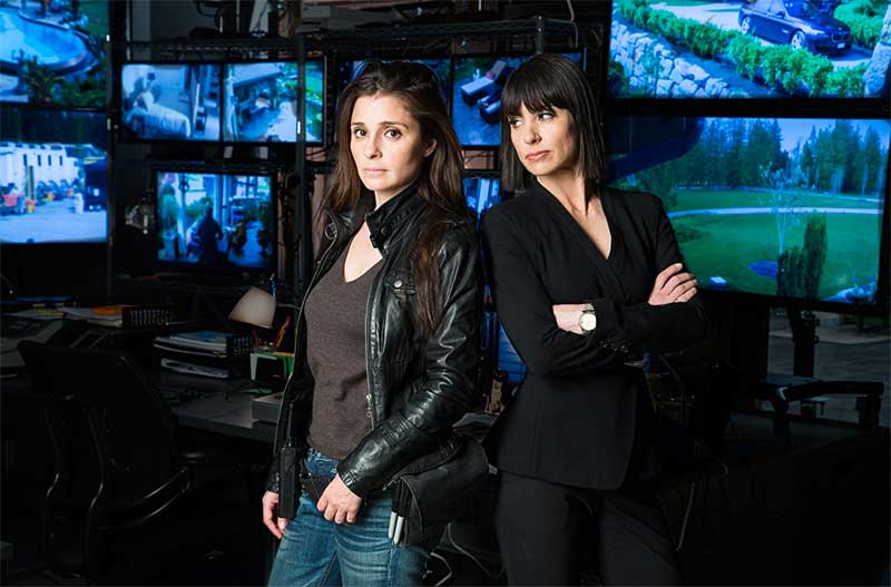 Shiri Appleby and Constance Zimmer in UnREAL