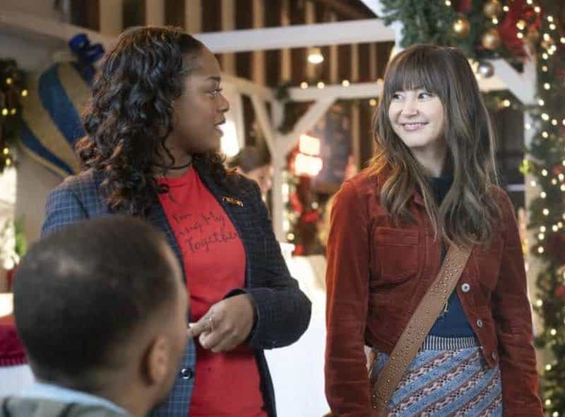 Jazz Raycole and Kimiko Glenn in Ghosting: The Spirit of Christmas