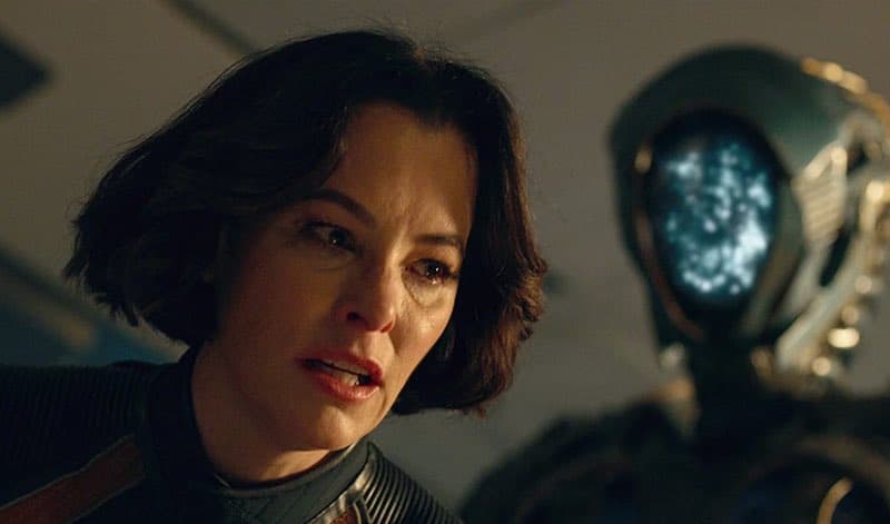Parker Posey and Brian Steele in Lost in Space