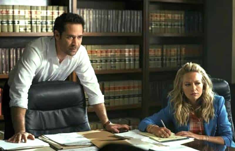 Becki Newton and Manuel Garcia-Rulfo in The Lincoln Lawyer